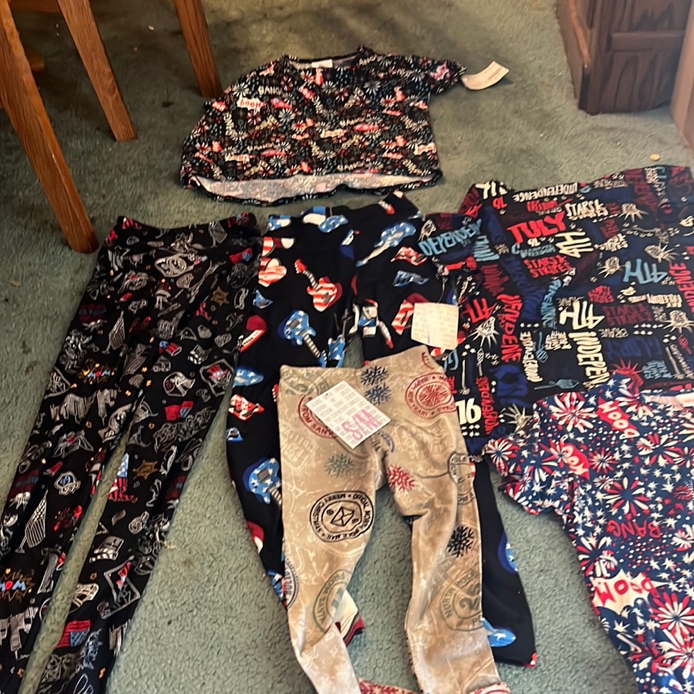 Holiday Leggings &  Gracie’s